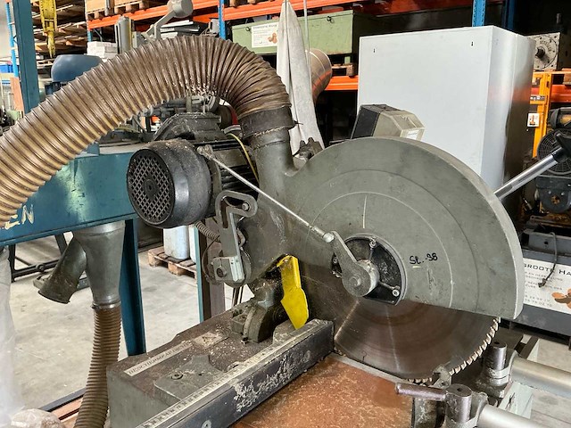 Afkortcirkelzaagmachine + afzuigsysteem - afbeelding 4 van  5