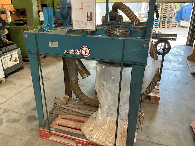 Afkortcirkelzaagmachine + afzuigsysteem - afbeelding 2 van  3