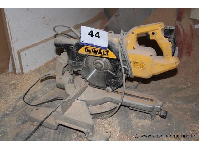 Afkortcirkelzaagmachine dewalt dws 774 - afbeelding 1 van  2