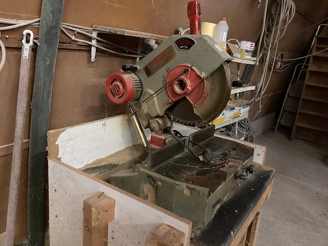 Afkortcirkelzaagmachine - afbeelding 1 van  12