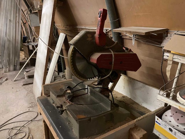 Afkortcirkelzaagmachine - afbeelding 8 van  12