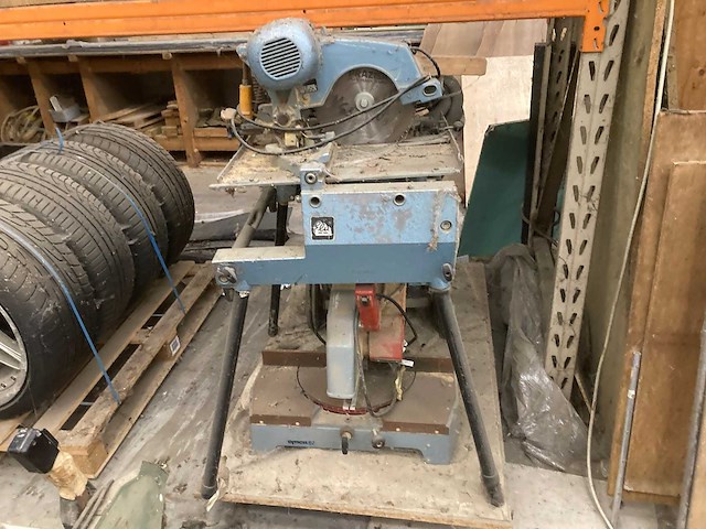 Afkortcirkelzaagmachines en stofzuiger - afbeelding 5 van  20