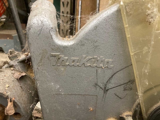 Afkortcirkelzaagmachines en stofzuiger - afbeelding 12 van  20