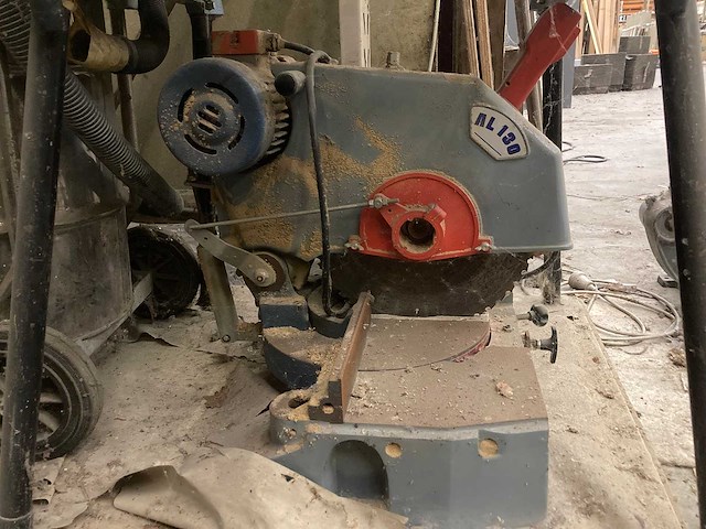 Afkortcirkelzaagmachines en stofzuiger - afbeelding 20 van  20