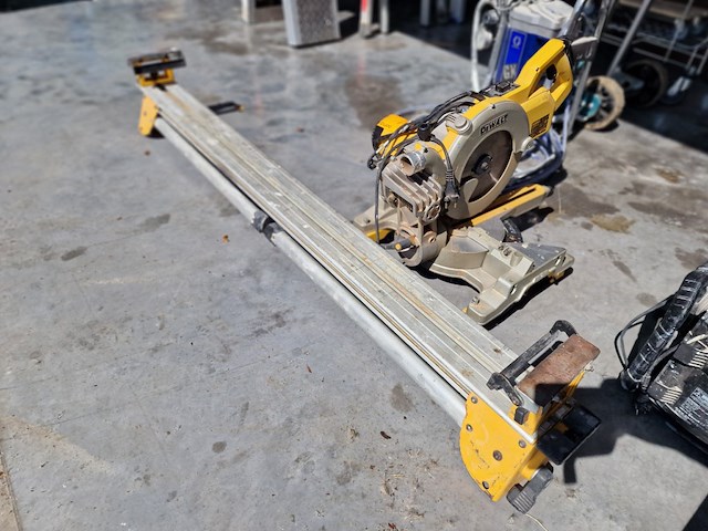 Afkortzaag dewalt dws + onderstel - afbeelding 7 van  8