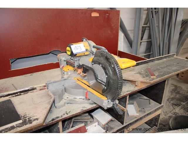 Afkortzaag dewalt, dws780, 230v, 1675w, zaagblad dia 305mm, werking niet gekend - afbeelding 1 van  2
