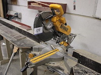 Afkortzaag dewalt dws780-qs, compleet met onderstel dewalt - afbeelding 1 van  5