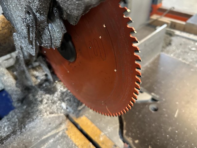 Afkortzaag dewalt + werktafel - afbeelding 3 van  5