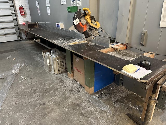 Afkortzaag dewalt + werktafel - afbeelding 5 van  5