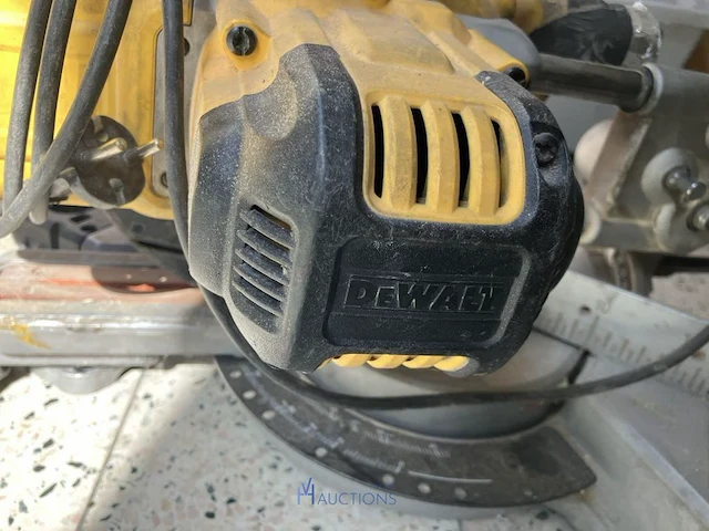Afkortzaag dewalt - afbeelding 3 van  3