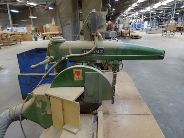 Afkortzaag dewalt - afbeelding 6 van  8