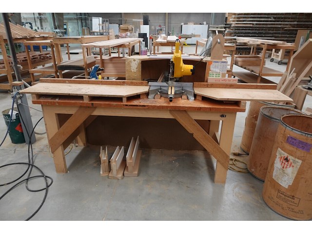 Afkortzaag dewalt - afbeelding 1 van  7