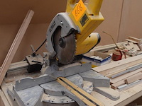 Afkortzaag dewalt - afbeelding 3 van  7