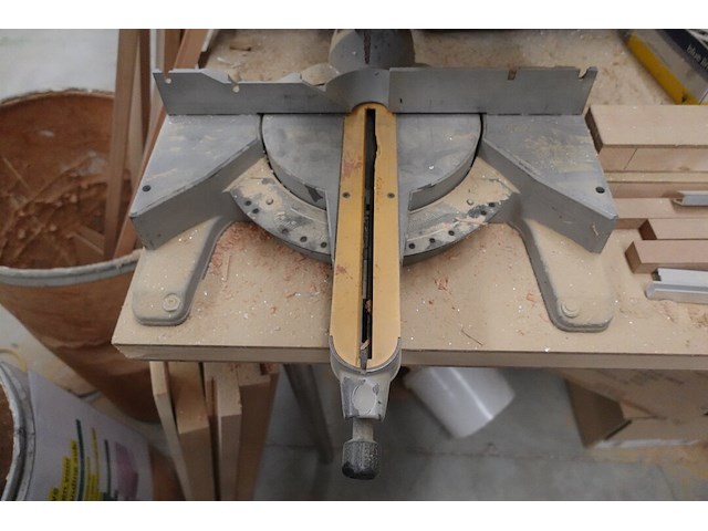 Afkortzaag dewalt - afbeelding 6 van  7