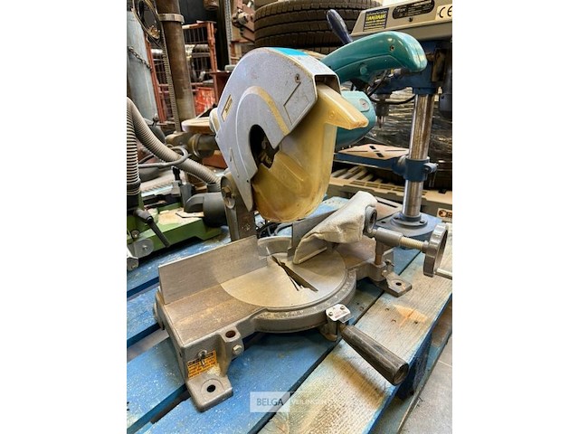 Afkortzaag makita - afbeelding 1 van  2