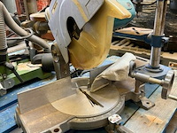 Afkortzaag makita - afbeelding 1 van  2