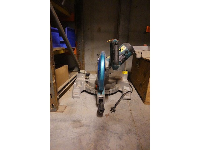Afkortzaag makita - afbeelding 1 van  3