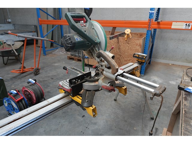 Afkortzaag metabo op steun dewalt - afbeelding 8 van  9