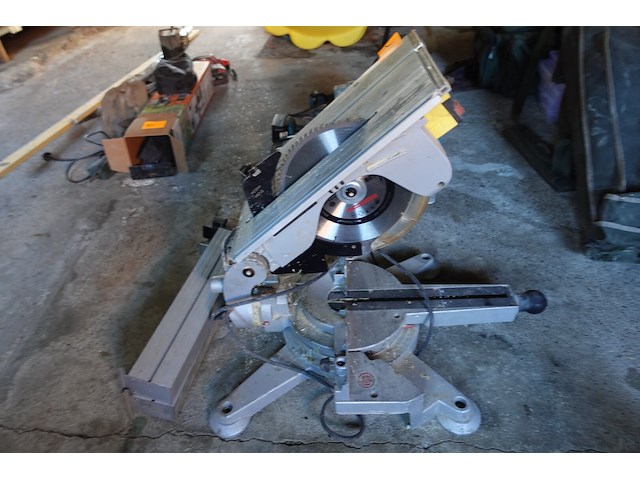 Afkortzaag powerplus - afbeelding 1 van  3