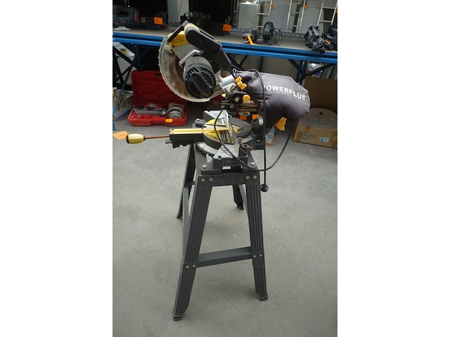 Afkortzaag powerplus - afbeelding 1 van  7