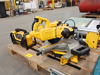 Afkortzaag + radio dewalt - afbeelding 3 van  10