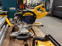 Afkortzaag + radio dewalt - afbeelding 4 van  10