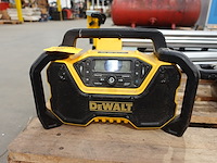 Afkortzaag + radio dewalt - afbeelding 8 van  10
