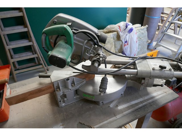 Afkortzaagmachine hitachi - afbeelding 1 van  4