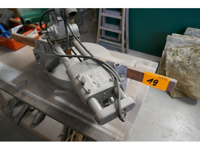 Afkortzaagmachine hitachi - afbeelding 2 van  4