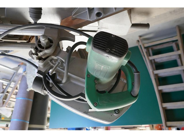 Afkortzaagmachine hitachi - afbeelding 3 van  4