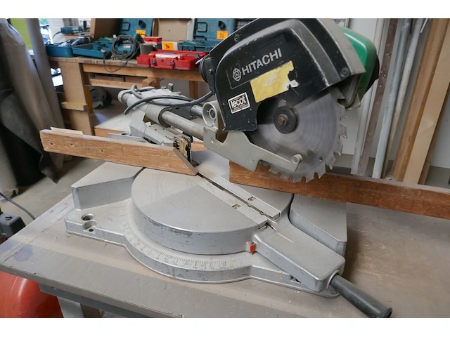 Afkortzaagmachine hitachi - afbeelding 4 van  4