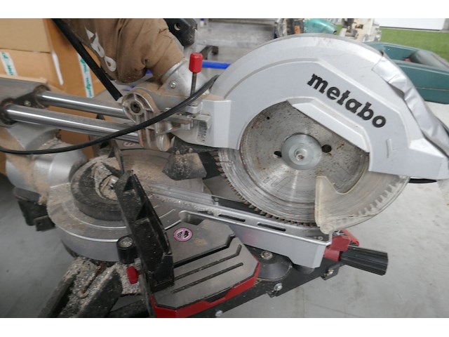 Afkortzaagmachine metabo - afbeelding 3 van  5