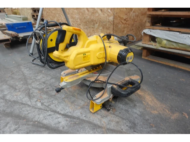 Afkotzaag dewalt - afbeelding 2 van  8