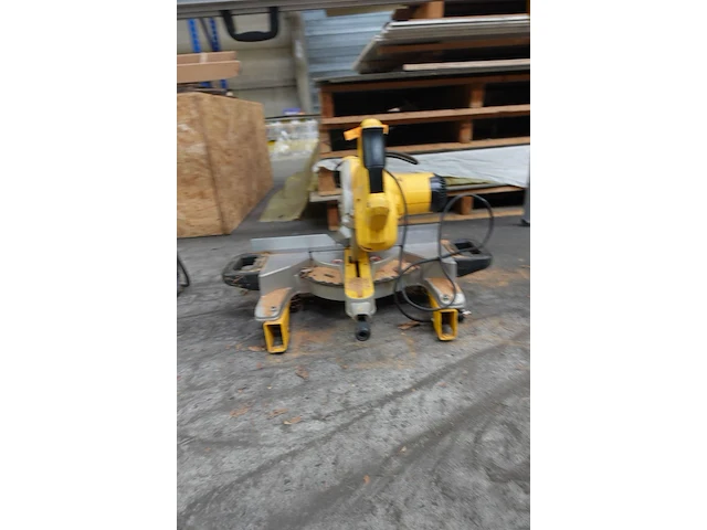 Afkotzaag dewalt - afbeelding 3 van  8