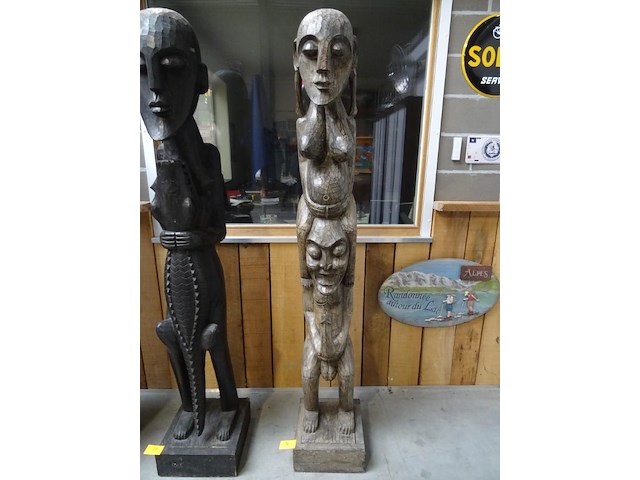 Afrikaans houten beeld - afbeelding 1 van  3