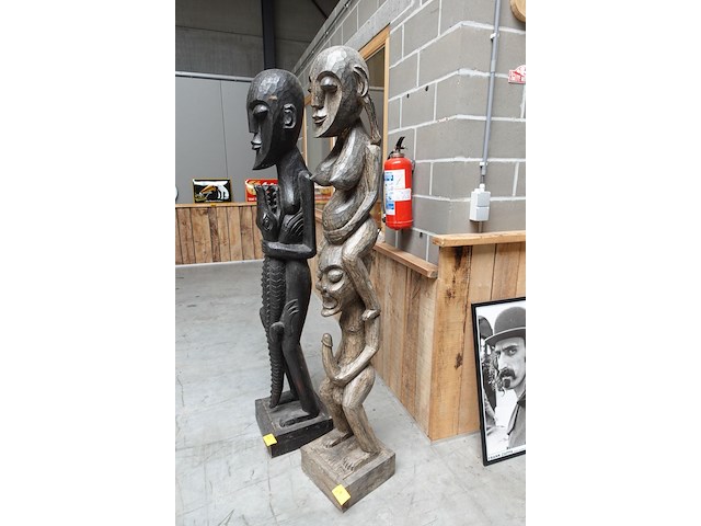 Afrikaans houten beeld - afbeelding 2 van  4