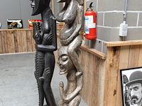 Afrikaans houten beeld - afbeelding 2 van  4