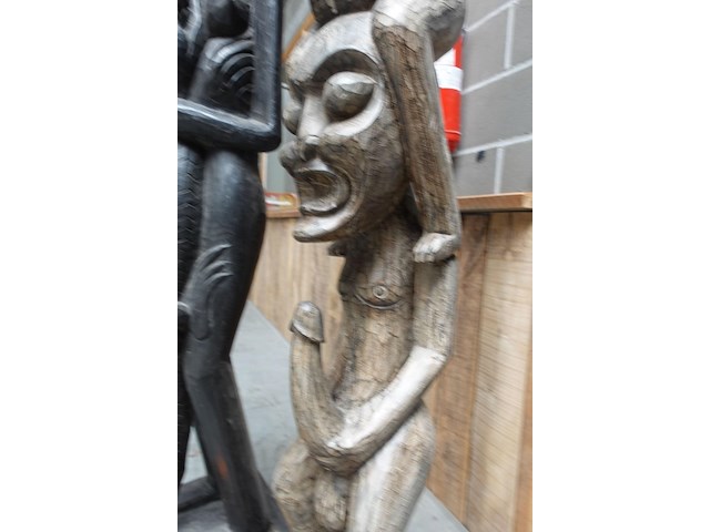 Afrikaans houten beeld - afbeelding 3 van  4