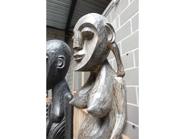 Afrikaans houten beeld - afbeelding 4 van  4