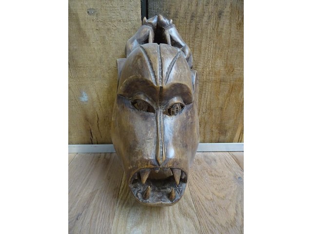 Afrikaans houten masker - afbeelding 1 van  3