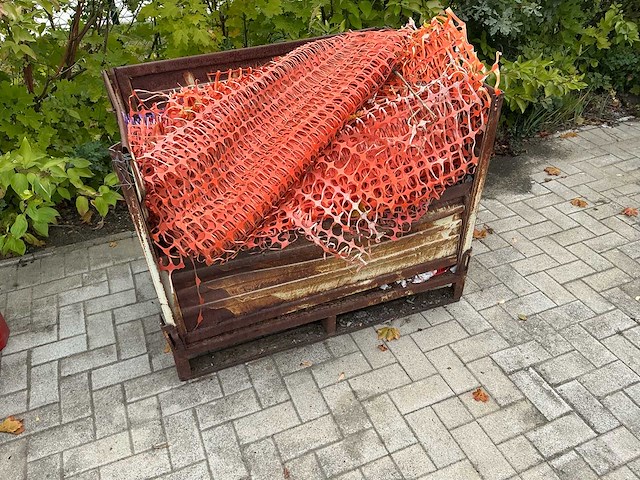 Afspannet in kist overige aannemersmateriaal - afbeelding 1 van  2