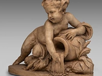 After augustin pajou (1730-1809), putto near the well, patinated terracotta 43 x 50 cm. (16.92 x 19.67 in.) - afbeelding 2 van  6
