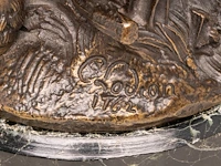 After clodion (1738-1814), bacchanal group, patinated bronze on a vert de mer marble base the bronze: 40 cm. (15 3/4 in.), including the base: 43 cm. (16.92 in.) - afbeelding 8 van  10