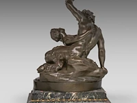 After clodion (1738-1814), bacchanal, patinated bronze on a marble base bronze 37 x 35 cm. (14.57 x 13.77 in.), incl. base 42 x 37 cm. (16.53 x 14.57 in.) - afbeelding 3 van  8