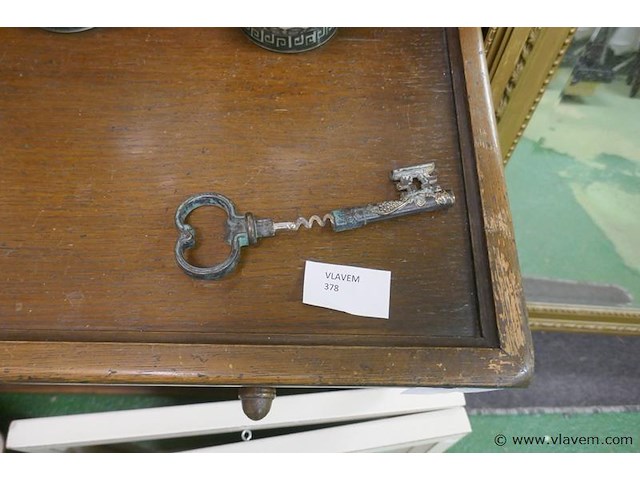 Aftrekker in vorm van sleutel - afbeelding 1 van  1