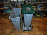 Afval bakken - afbeelding 1 van  2