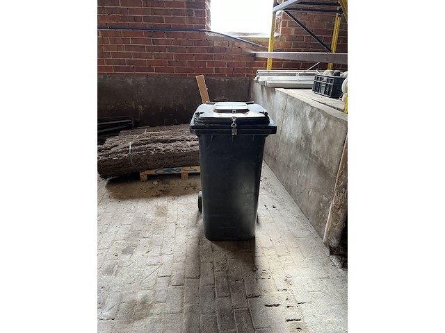 Afval container - afbeelding 1 van  2