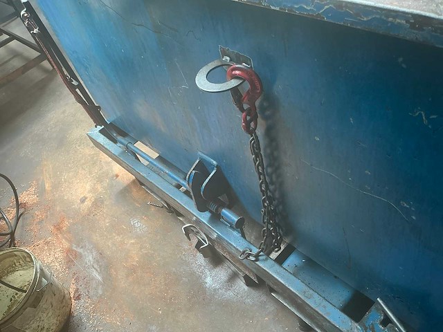 Afval kipcontainer - afbeelding 4 van  6