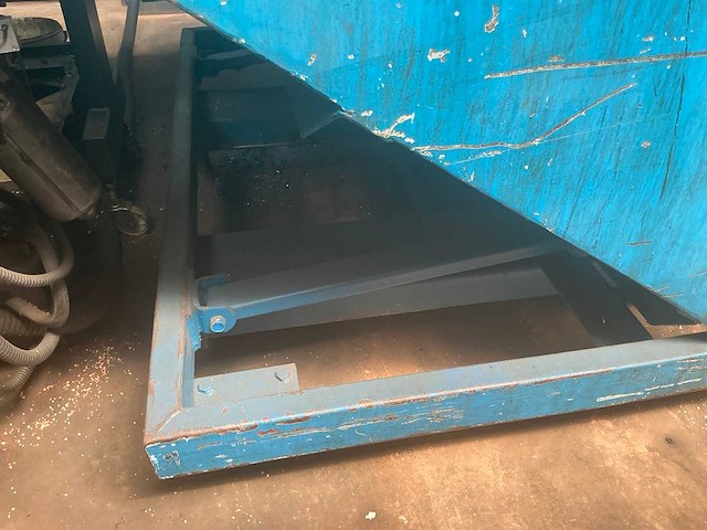 Afval kipcontainer - afbeelding 6 van  6