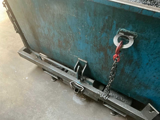Afval kipcontainer - afbeelding 4 van  5
